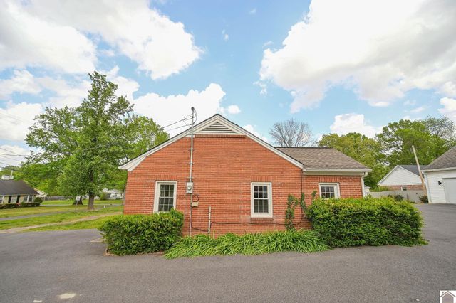 718 Backusburg Road, Mayfield, KY 42066