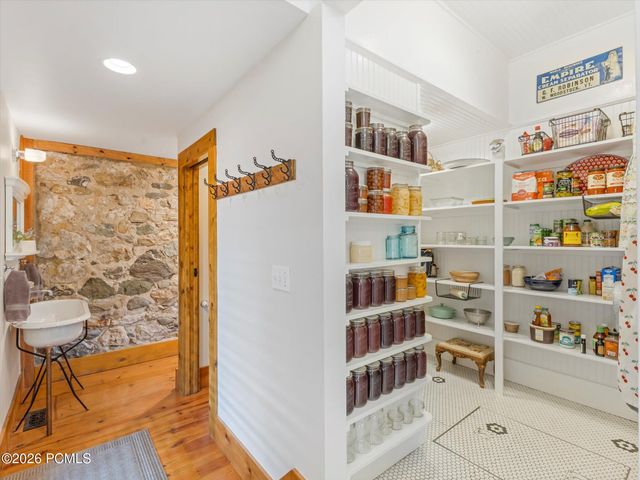 252 N 400 East, Centerville, UT 84014