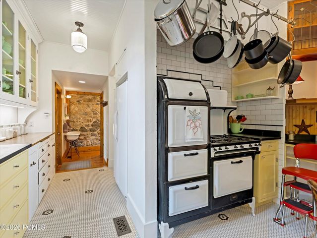 252 N 400 East, Centerville, UT 84014