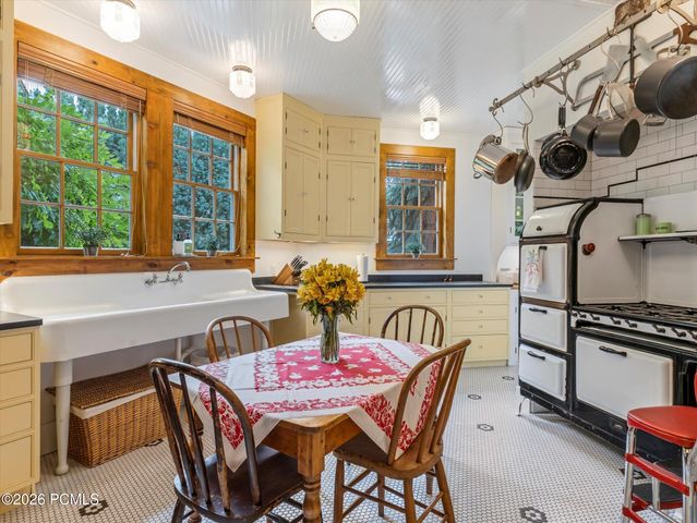 252 N 400 East, Centerville, UT 84014