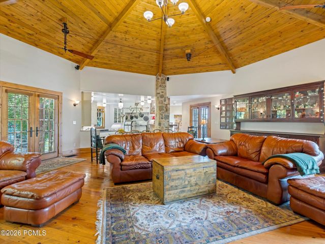 252 N 400 East, Centerville, UT 84014