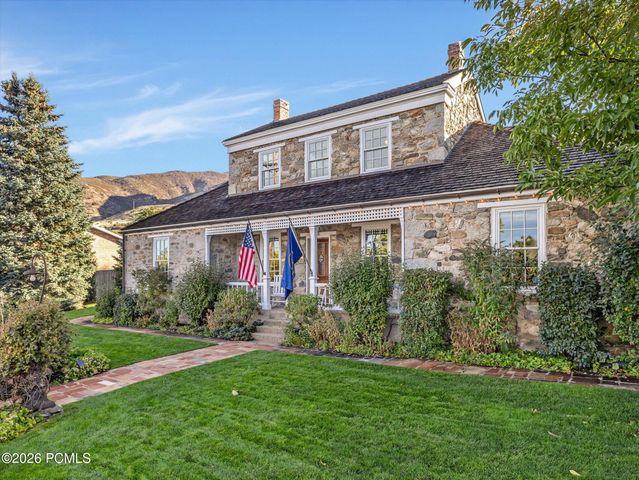 252 N 400 East, Centerville, UT 84014