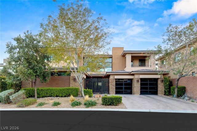 38 Moonfire Drive, Las Vegas, NV 89135