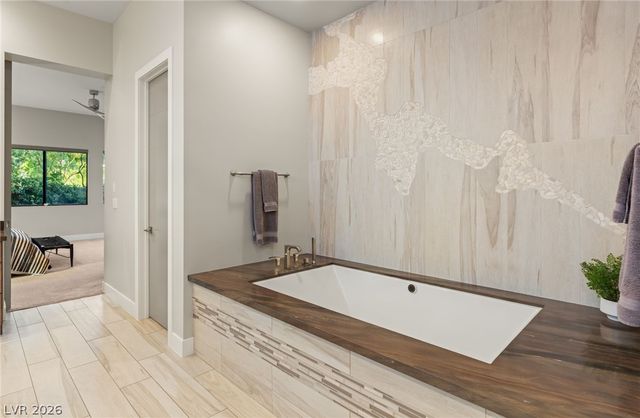 38 Moonfire Drive, Las Vegas, NV 89135