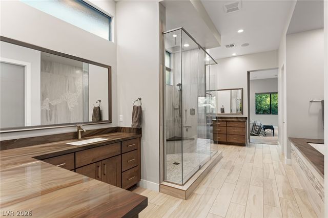 38 Moonfire Drive, Las Vegas, NV 89135