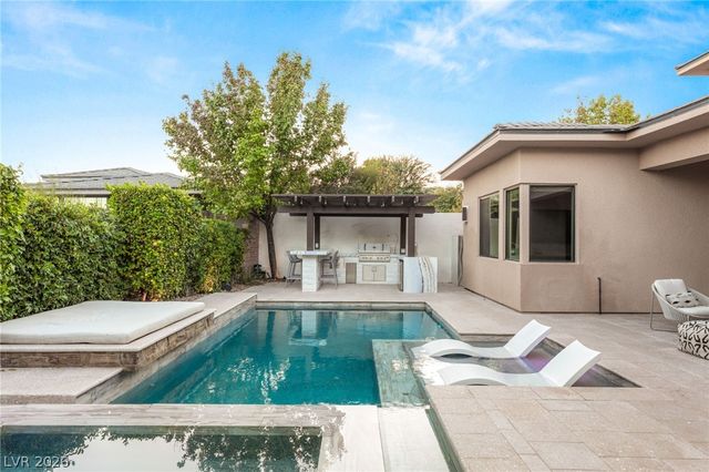 38 Moonfire Drive, Las Vegas, NV 89135