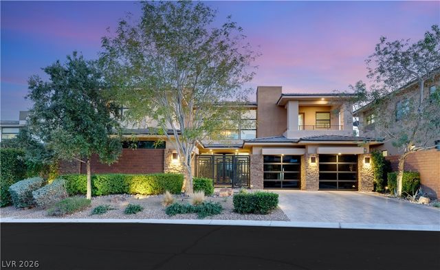 38 Moonfire Drive, Las Vegas, NV 89135