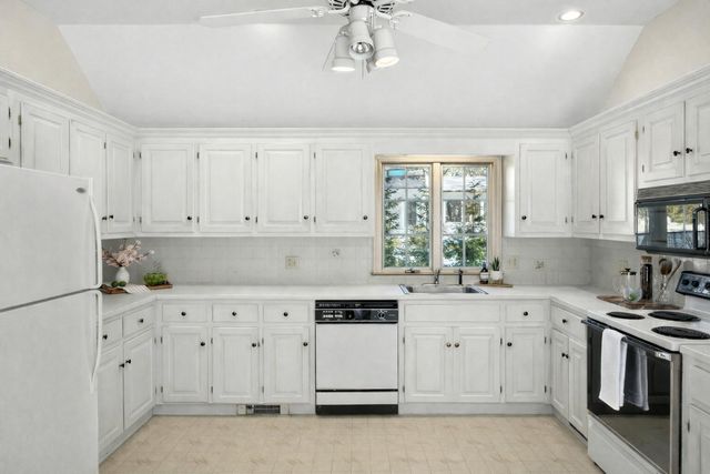 54 Marthas Lane, Harwich, MA 02645