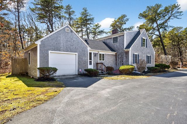 54 Marthas Lane, Harwich, MA 02645