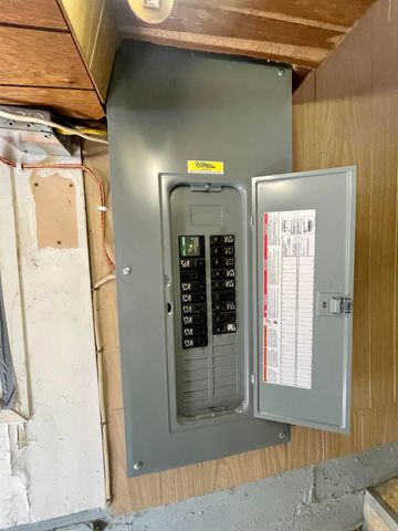 1011 N Lincoln Avenue, Bay City, MI 48708