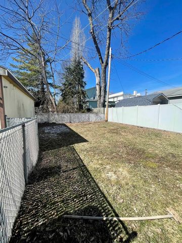 1011 N Lincoln Avenue, Bay City, MI 48708