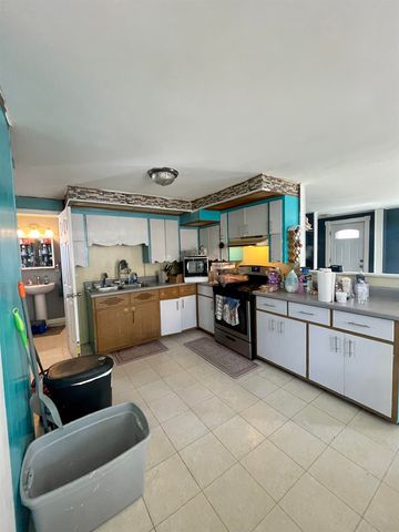 1011 N Lincoln Avenue, Bay City, MI 48708