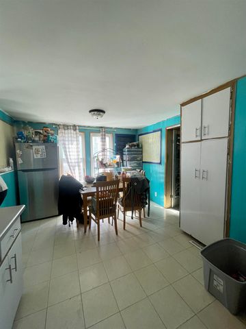 1011 N Lincoln Avenue, Bay City, MI 48708