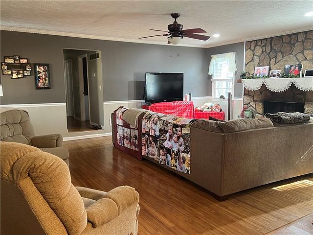 313 Chattahoochee Way, Woodstock, GA 30188