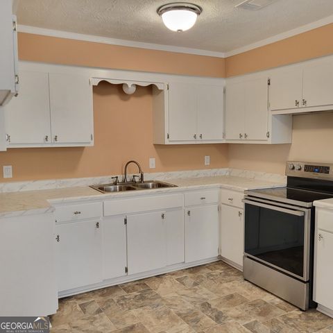 317 Martin Luther King Drive, Valley, AL 36854