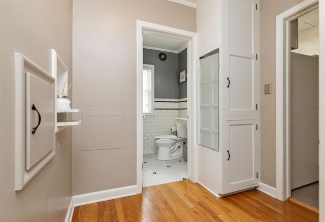 5621 Harwood Drive, Des Moines, IA 50312