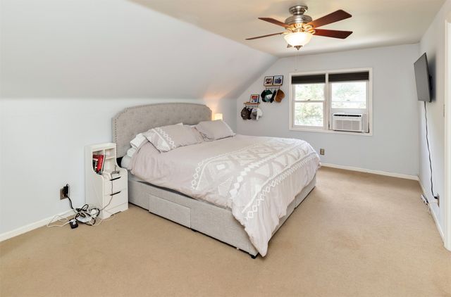 5621 Harwood Drive, Des Moines, IA 50312