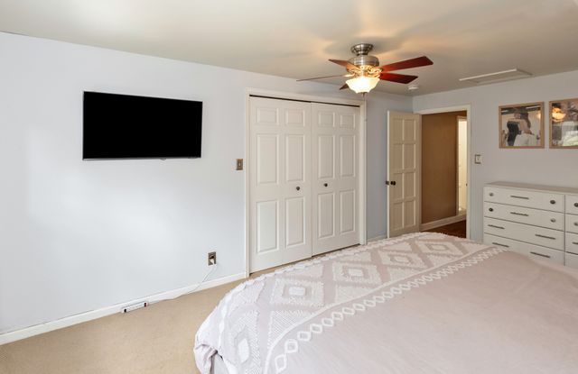 5621 Harwood Drive, Des Moines, IA 50312