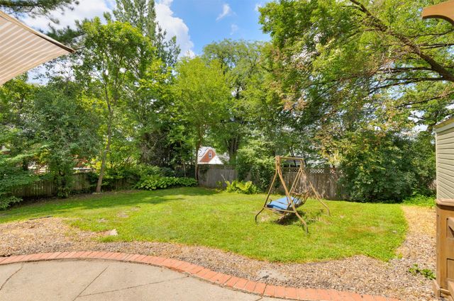 5621 Harwood Drive, Des Moines, IA 50312