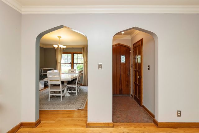 5621 Harwood Drive, Des Moines, IA 50312