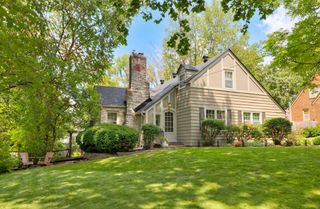 5621 Harwood Drive, Des Moines, IA 50312