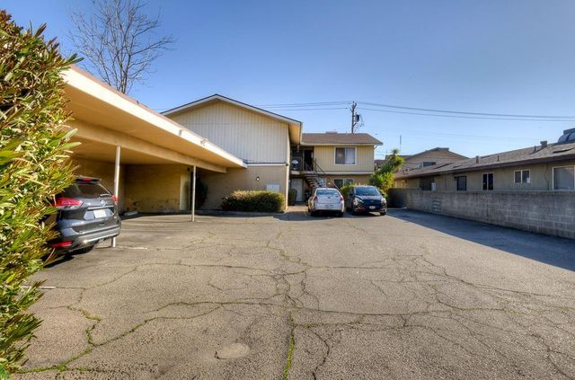 3126 N Vagedes Avenue, Fresno, CA 93705