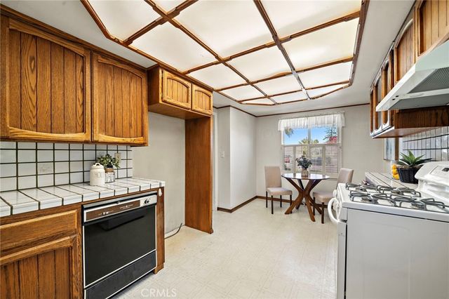 7852 Darwin Avenue, Midway City, CA 92655