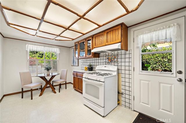 7852 Darwin Avenue, Midway City, CA 92655