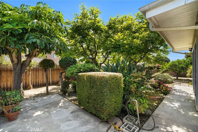 7852 Darwin Avenue, Midway City, CA 92655