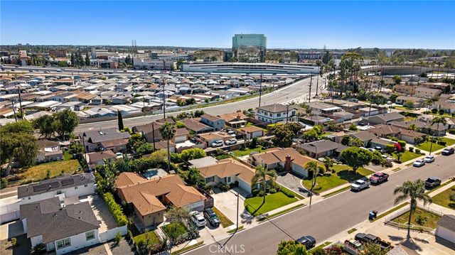 7852 Darwin Avenue, Midway City, CA 92655