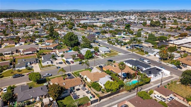 7852 Darwin Avenue, Midway City, CA 92655