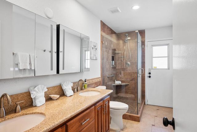 2450 Tamarisk Road, Palm Springs, CA 92262