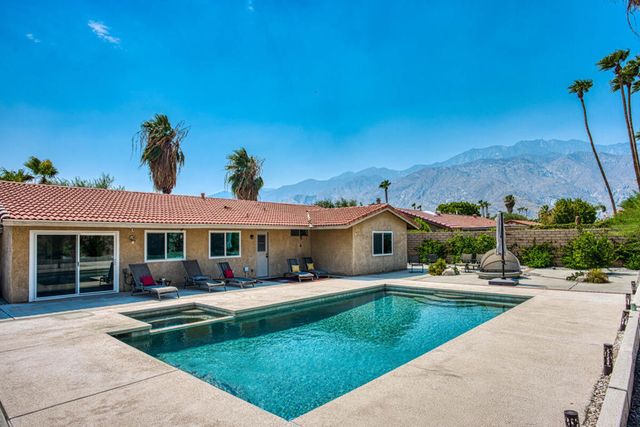 2450 Tamarisk Road, Palm Springs, CA 92262