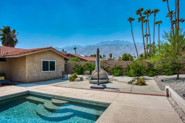2450 Tamarisk Road, Palm Springs, CA 92262