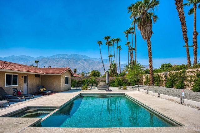 2450 Tamarisk Road, Palm Springs, CA 92262