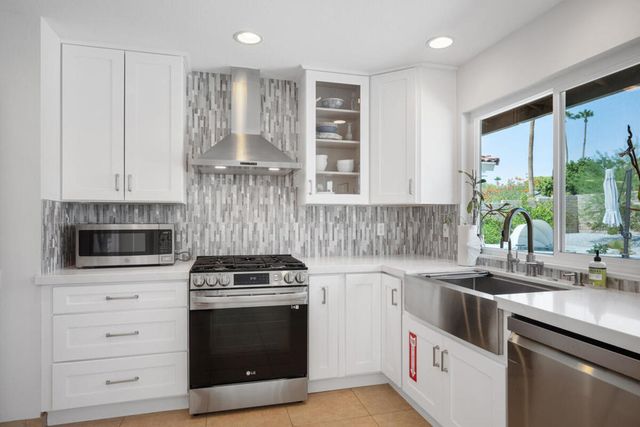 2450 Tamarisk Road, Palm Springs, CA 92262