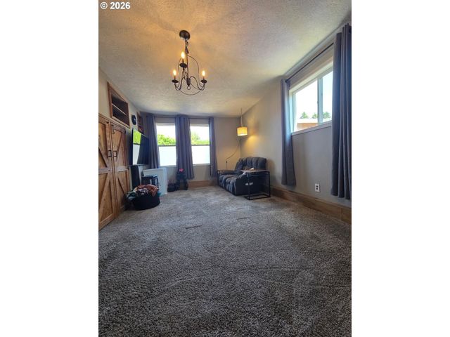 1563 Ne VILLAGE SQUIRE Ct, Gresham, OR 97030