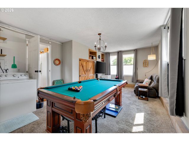 1563 Ne VILLAGE SQUIRE Ct, Gresham, OR 97030