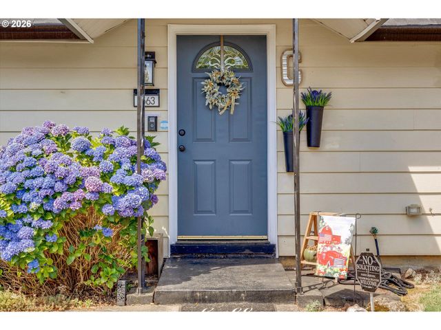 1563 Ne VILLAGE SQUIRE Ct, Gresham, OR 97030