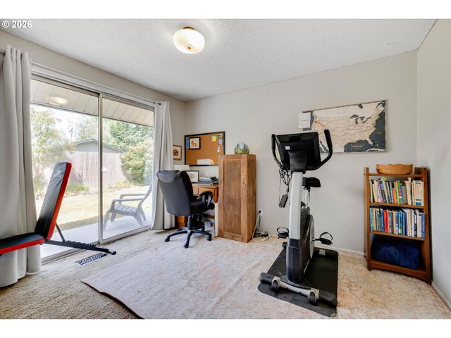 1563 Ne VILLAGE SQUIRE Ct, Gresham, OR 97030