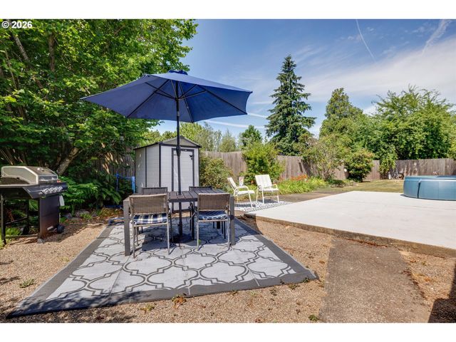 1563 Ne VILLAGE SQUIRE Ct, Gresham, OR 97030