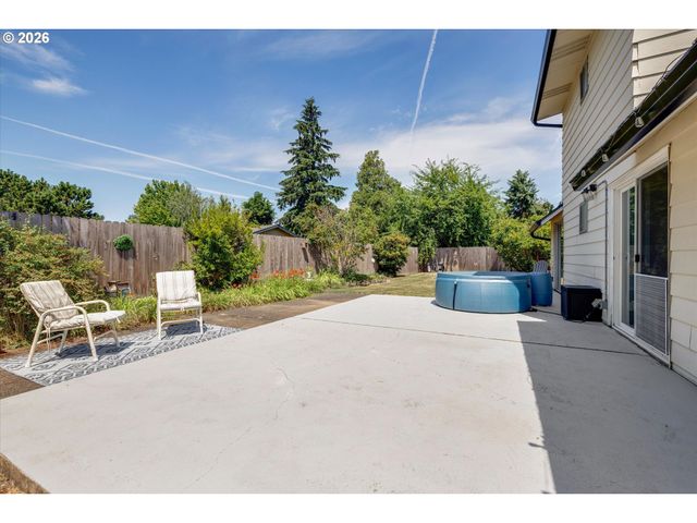 1563 Ne VILLAGE SQUIRE Ct, Gresham, OR 97030