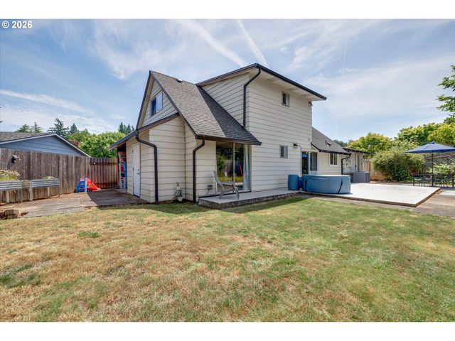 1563 Ne VILLAGE SQUIRE Ct, Gresham, OR 97030