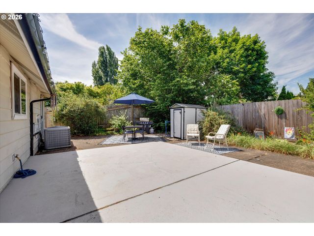 1563 Ne VILLAGE SQUIRE Ct, Gresham, OR 97030