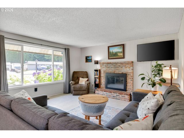 1563 Ne VILLAGE SQUIRE Ct, Gresham, OR 97030