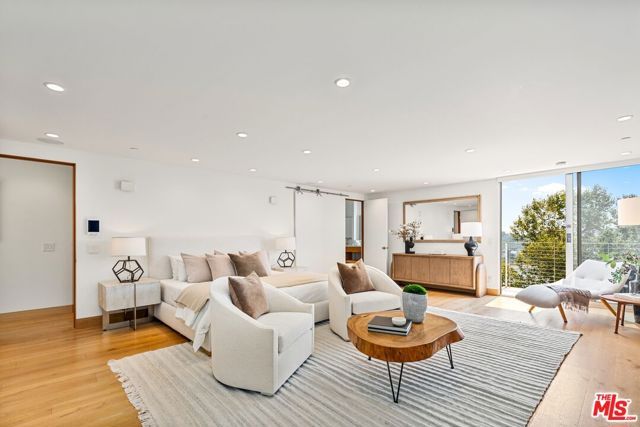 2129 Redcliff Street, Los Angeles, CA 90039