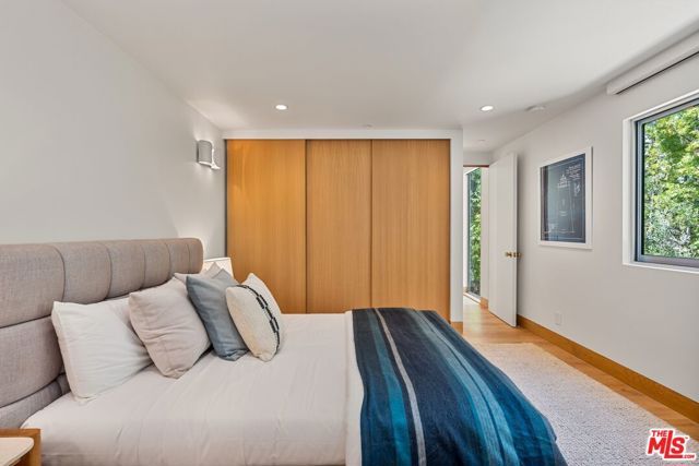 2129 Redcliff Street, Los Angeles, CA 90039