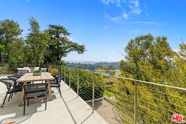 2129 Redcliff Street, Los Angeles, CA 90039