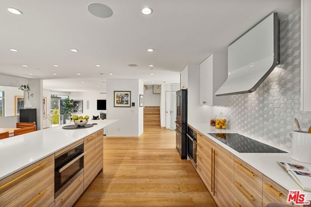2129 Redcliff Street, Los Angeles, CA 90039