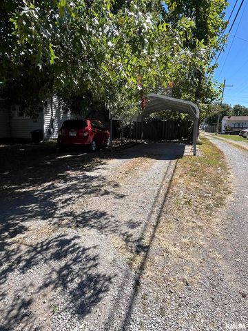 421 N 21ST Street, Herrin, IL 62948